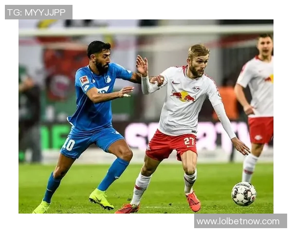 足总杯精彩对决波尔图与那不勒斯激战成平局绝杀瞬间引发全场欢呼